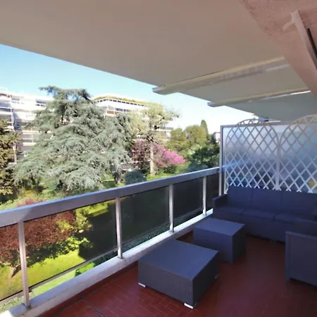 Apartmán Bright Cocoon With Pool Near The Sea *