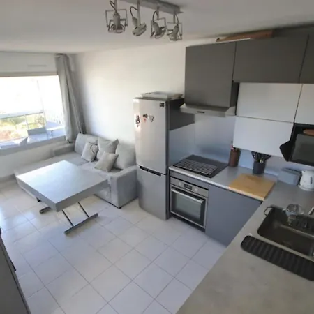 Bright Cocoon With Pool Near The Sea Daire *
